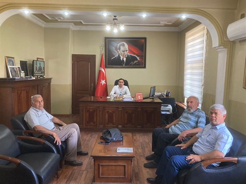 Darül Eytam Vakfı Yöneticileri Kaymakamımız Sayın Ahmet KORKMAZ'ı Makamında Ziyaret Etti